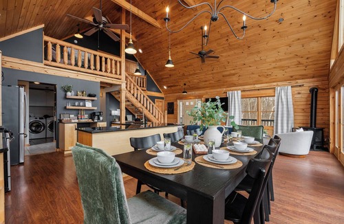 Naples Ski Chalet | NEW! Hot-Tub, Sauna, Mins to Bristol MTN Ski Resort.