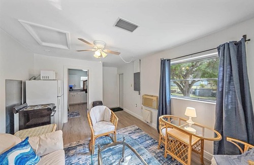Laurel House | New Listing! Coconut Corner 3 Min From Beach