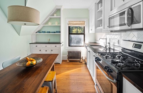 Summit - University Hotel | New Victorian Mansion Bed & Breakfast