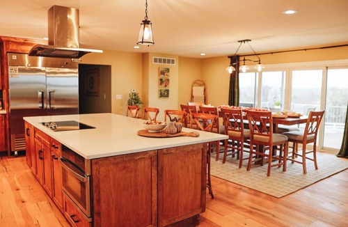 Williamstown House | Newly remodeled! Holland Farms is located in the Golden Triangle of Northern KY!