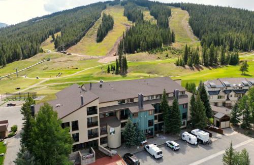 East Village at Copper Apartment | Newly Remodeled Ski-In Ski-Out Right By The Lift - FP304