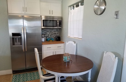 O'byrne House | Ocean view cottage in Ormond by the Sea-now avail month Dec 2026