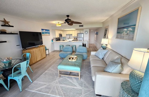 Stuart Condo | ✨Oceanfront🌊 Breathtaking View🏖️ Central Location📍 Pool🏊‍♂️ Modern Elegance✨