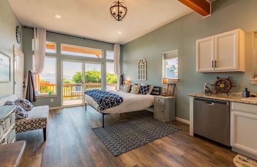 Homer Apartment | Oceanfront Luxury Apartment Overlooking Kachemak Bay and Homer Spit!