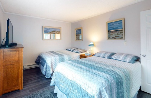 Midtown Ocean City Condo | Oceanside Beach Condo w/Private Washer/Dryer, Shared Pool, Free WiFi, Balcony