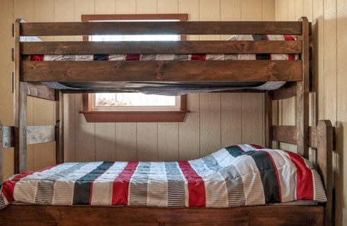 Farrandsville Cabin | Off grid; River front getaway, boat. Firepit, woodland; Generator. 2 Bedrooms.