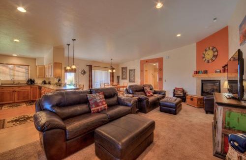 Moab South Valley House | Oleander Place