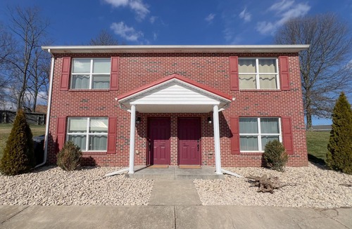 Dry Ridge Apartment | Olive Tree Oasis - 10 Minutes to the Ark!