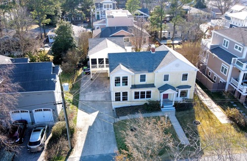 Rehoboth by the Sea House | ONE BLOCK TO BEACH-PET FRIENDLY-NEW 50 FOOT 2 HOLE PUTTING GREEN READY TO USE!