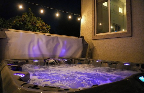 Greenfield Lakes House | Peaceful 4BR Gilbert Home with Hot Tub and Garden