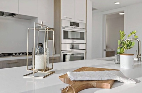 Shaw Bed & Breakfast | Penthouse | Downtown | Capitol Views | Luxury