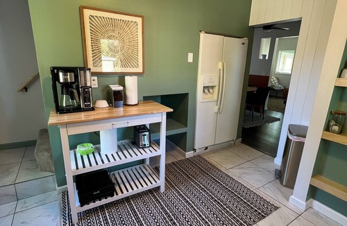 Longfellow House | Pet-Friendly/Private fenced yard/3miles to Downtown/Airport