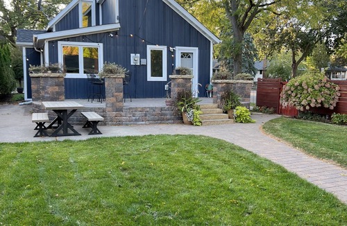 Longfellow House | Pet-Friendly/Private fenced yard/3miles to Downtown/Airport