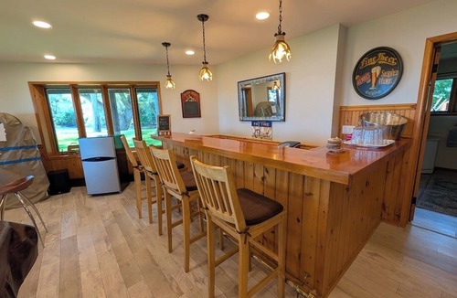 Wolfe Island House | Platoff Point Wolfe Island Paradise with gorgeous scenery of the 1000 Islands
