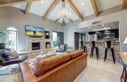 Paradise Valley House | Premier Paradise Valley Estate – 11BR – Pool, Spa and Swim-Up Bar