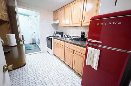 Crown Heights Apartment | Private-Entrance 1BR in Crown Heights, Near the Train