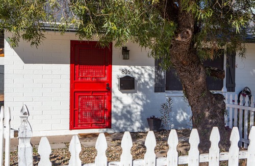 Camelback East House | Quaint Central Phoenix Duplex