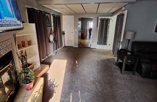 West Seneca House | Quiet street miles from Buffalo Bills stadium and minutes from Downtown Buffalo.
