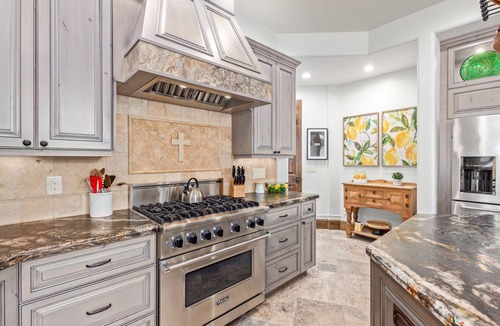 Red Mountain Ranch House | Red Mountain Private Sanctuary! Heated Pool, Spa and Putting Green! 2 Primary Suites!