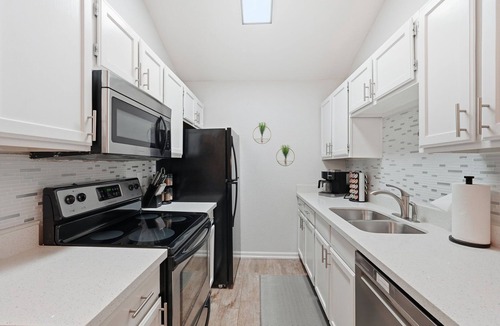 Mesa Grande House | Relax and Restore-Mesa/Tempe Townhome-Prime Location-King Bed-Walk to Sloan Park