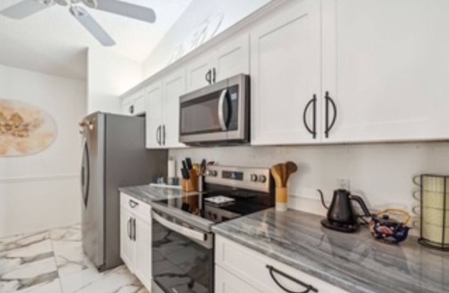 Fruitville House | Renovated 4BR Sarasota Home Private Heated Pool 28-Day Min Near Siesta Key