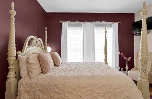 Olean Bed & Breakfast | Romantic Victorian Retreat - Jane Austen Room!