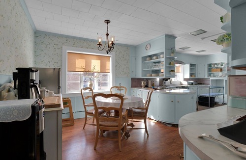 Olean Bed & Breakfast | Romantic Victorian Retreat - Jane Austen Room!