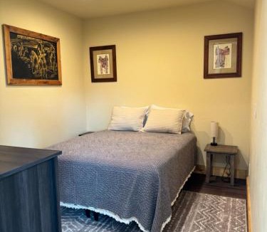 Homer House | Rustic Bay View Cabins- Lodge