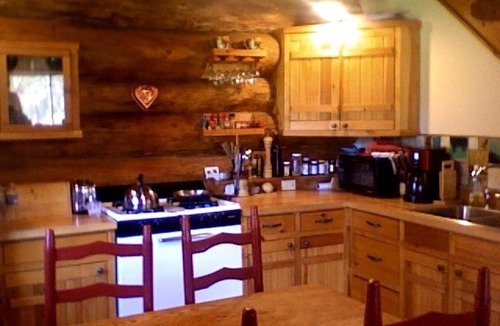 Jefferson Cabin | Rustic Ski Log Cabin for Six People with Outdoor Fire Pit near the Catskill Mountains