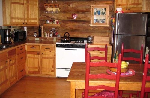 Jefferson Cabin | Rustic Ski Log Cabin for Six People with Outdoor Fire Pit near the Catskill Mountains