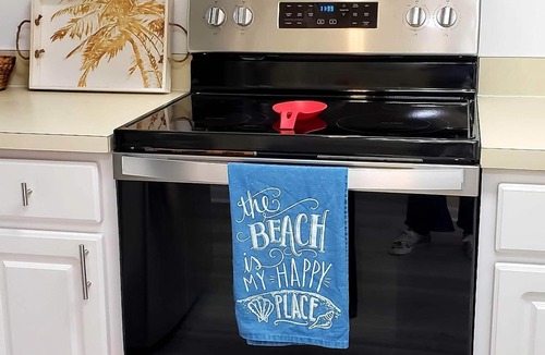 St. Augustine Beach Villa | SABTR- 710- 6 MIN. WALK TO THE BEACH! POOL, CLEAN,2BR,2BA VILLA, 5-STAR REVIEWS!