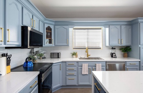 Gilbert House | Seaside Cottage in walking distance of downtown Gilbert with charming pool.