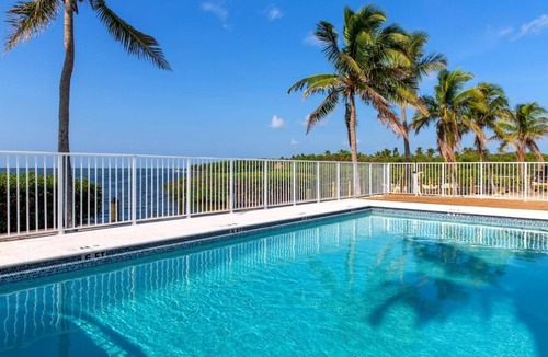 Islamorada Apartment | Seaside Villas w/Ocean Views & Front Porch! Marina, Pets Allowed, Breakfast!