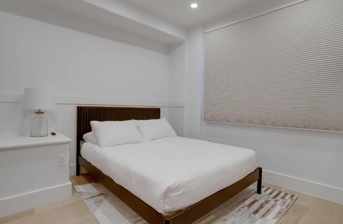 Stanton Park Apartment | Sojourn's Stanton Park Home Sleeps 4