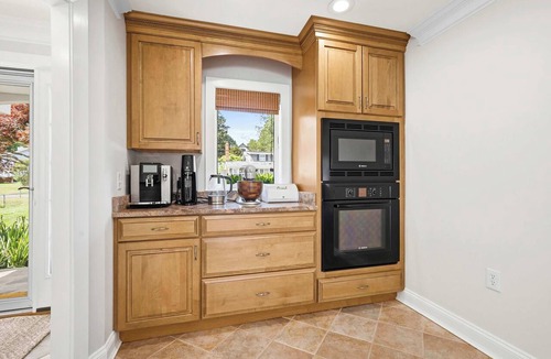Edgewater House | South River Estate 4BR Sleeps 10