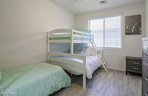 Rovey Farm Estates House | Spacious 4-bedroom house with AC and WiFi in tranquil Glendale, next to Westgate