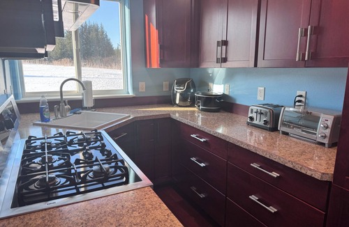 Diamond Ridge House | Spacious 6-bedroom+ Studio Apartment with 12+ Guests-Dog friendly in Homer Hills