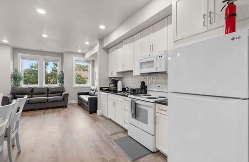 Kingman Park Apartment | Spacious District Dwelling+6Bed+4Bath+Well Located