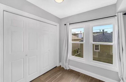 Oak Park Apartment | Spacious Haven /8-Min to Chicago /Sleeps 10