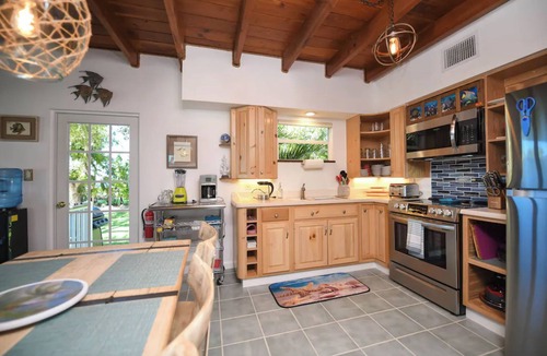 Islamorada House | Sprawling Bayfront Estate in Heart of Islamorada with Deep Dockage, Heated Pool, Kayaks and More!