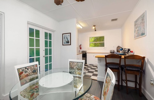 Islamorada House | Sprawling Bayfront Estate in Heart of Islamorada with Deep Dockage, Heated Pool, Kayaks and More!