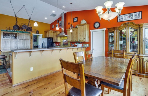 Thurston House | Springfield/Eugene Countryside Home w/Mtn Views!