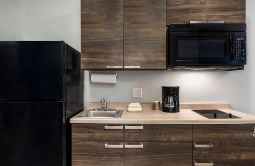 Sundance Hotel | Stay Comfortably in Buckeye with In-room Kitchen and Easy Access to Phoenix