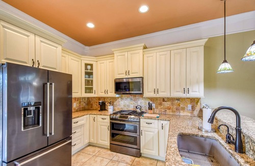 Lincolnville House | Steps to Shops, Food, and Historic Downtown, Quiet Street, 5 Miles to Beach! $300 in Free Tickets!