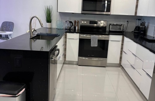 Sunny Isles Beach Condo | Stunning Ocean View|Steps 2 Beach|Luxe 2BR Retreat