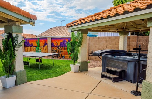 Mesa House | Summer getaway! Heated pool, hot tub, mini golf & game room | Sleeps 16 | Perfect for families & golf trips