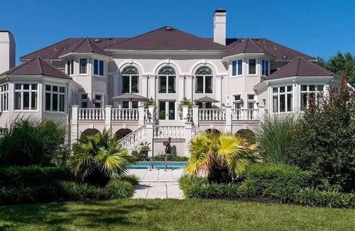 Frankfort House | The Capital at Elkhorn Creek : Bourbon Country's Premiere Luxury Estate