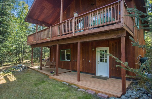 Cooper Landing House | The Price is Right at the Starbright House: Cheery & Quiet Family Home