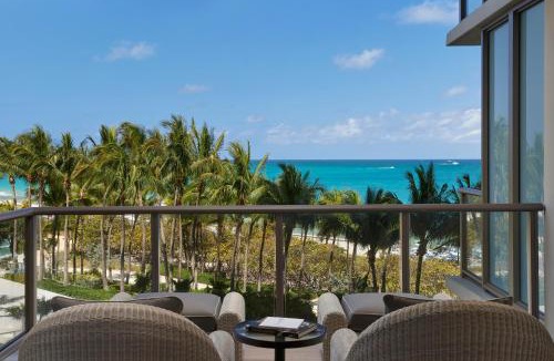 Bal Harbour Resort | The St. Regis Bal Harbour Resort