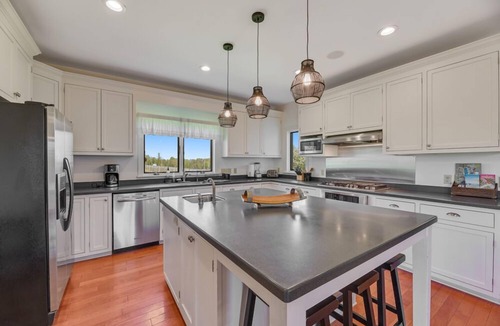 Town of Benton House | The Vineyard House at Fox Run Vineyards: Seneca Lake Wine Dream Home